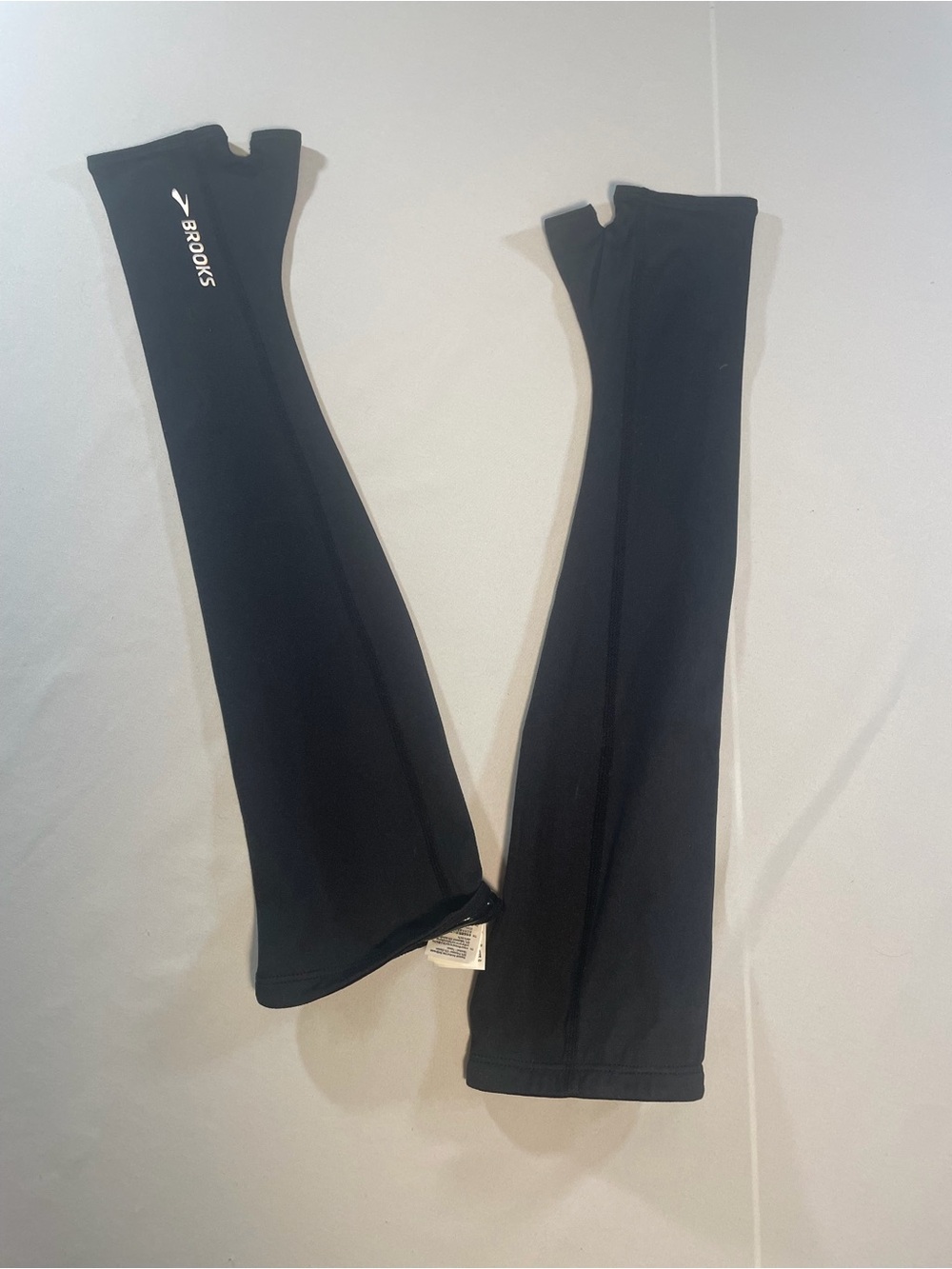 Brooks Black Arm Warmers - Stretch Performance Sleeves
